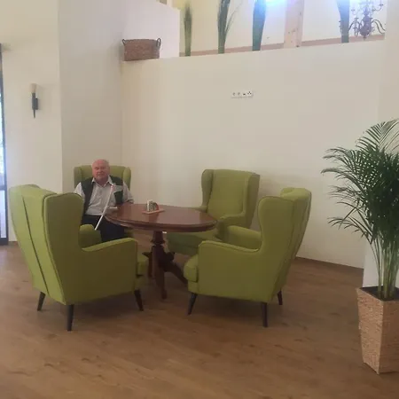 Restaurant Grune Au Hotell Poellau