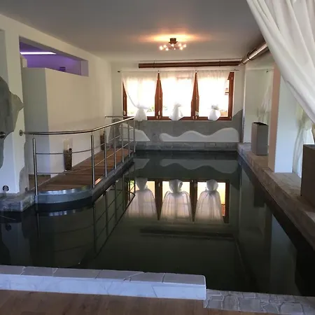 Restaurant Grune Au 4*