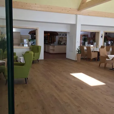 Restaurant Grune Au 酒店 4*