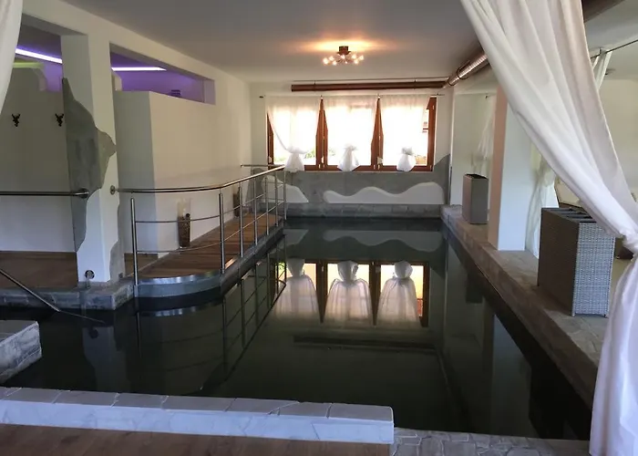 Restaurant Grune Au 4*